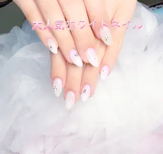 ネイル pink ladyサロン所属・べ にのネイルデザイン