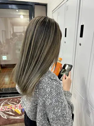 ミディアム カラー 🌸U-topia 🌸伊藤穂乃花🌸のヘアスタイル