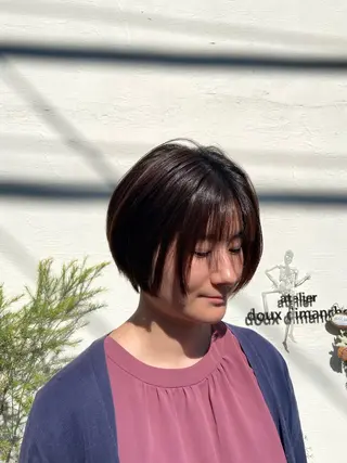 ショート atelier doux dimanche（アトリエ・ドゥー・ディマンシュ）所属・Fukamiレイヤー 透明感カラーのヘアスタイル