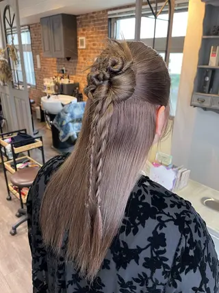 ロング ヘアアレンジ Felice Erikaのヘアスタイル