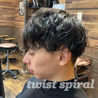 ショート パーマ メンズ ツイスパ/メンズ特化 🦋𝑺𝑶𝑵𝑬のヘアスタイル