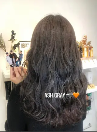 ロング カラー Rina  のヘアスタイル