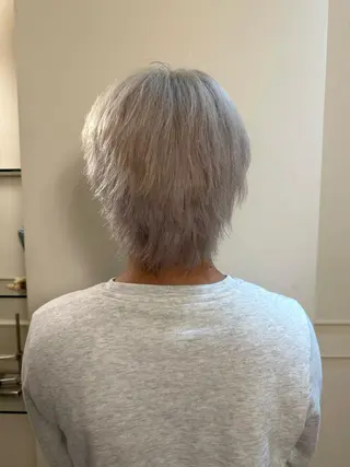 カラー ROVER所属・👑ホワイトカラー ブロンド特化👑映人のヘアスタイル