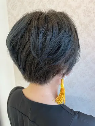 ショート カラー ヒヨシ ルナのヘアスタイル