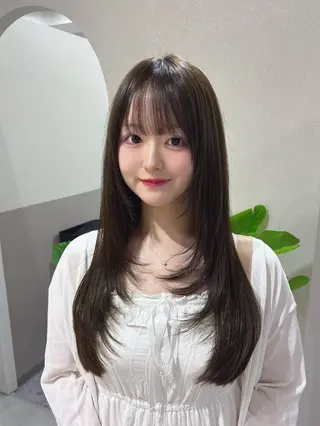 セミロング 韓国レイヤー透明感 カラーヨウスケのヘアスタイル