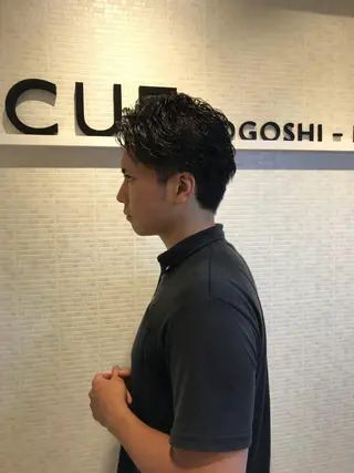ショート CUETOGOSHIKOEN所属・舛添 龍一のヘアスタイル