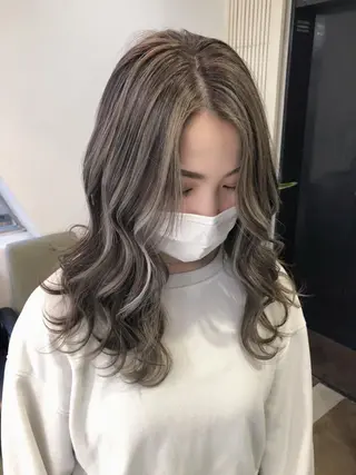 ミディアム カラー mimiiy梅田 中崎町ハイトーンのヘアスタイル