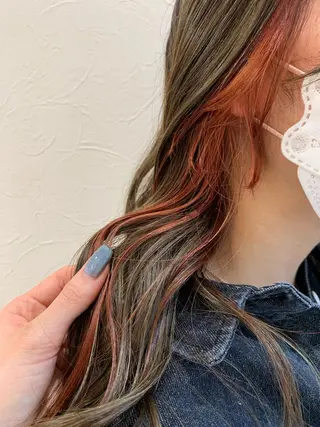 セミロング カラー 店長ハイトーンカラー 柞山史奈のヘアスタイル