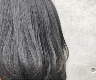 ミディアム カラー THE DAY所属・AKI HASHIMOTOのヘアスタイル