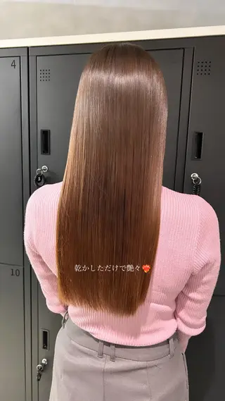 セミロング パーマ 諸井 芽のヘアスタイル