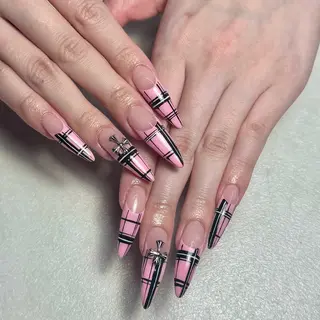 ネイル 🐈‍⬛ Minamiのネイルデザイン