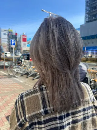 ミディアム メ イのヘアスタイル
