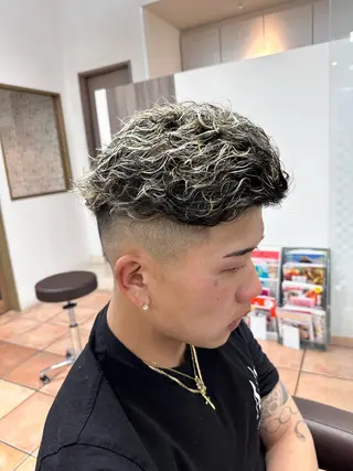 カラー パーマ メンズ 鈴木 隆威のヘアスタイル