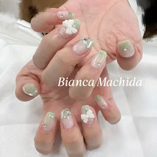 ネイル Bianca 🌟 yanagihasiのネイルデザイン