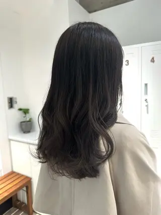 ロング カラー Annie 吉田 裕美のヘアスタイル