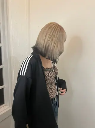 ミディアム カラー イースブルー丸亀所属・弥祝 minoriのヘアスタイル