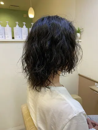 ミディアム パーマ メンズ シンセティックヘアーデザイン所属・高須 未紀也のヘアスタイル