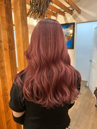 ロング Ami ブリーチ/ハイトーンのヘアスタイル