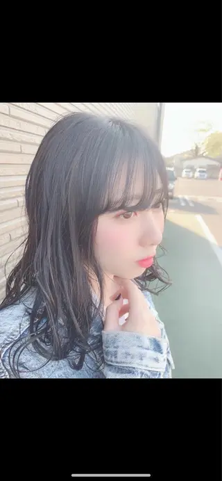 ミディアム カラー 國井 瑞貴のヘアスタイル