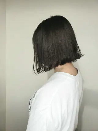 ショート 🇰🇷透明感×ハイ トーン🌟tomoのヘアスタイル