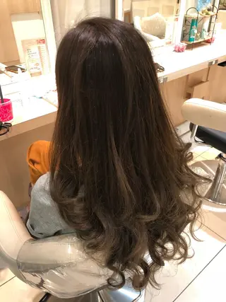 ロング 縮毛矯正/髪質改善 継続する美髪のヘアスタイル