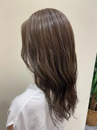 セミロング カラー Amour なぐらのヘアスタイル