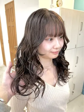 セミロング カラー kai .のヘアスタイル