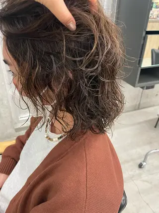 ミディアム パーマ 佐伯 和佳のヘアスタイル