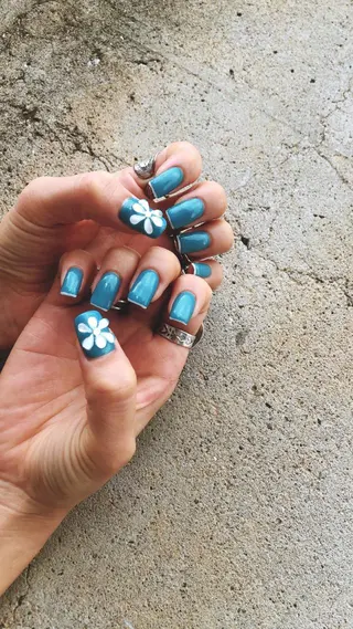 ネイル nailsalon　hue所属・小山 羽奈のネイルデザイン