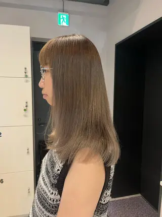 ミディアム カラー ベージュ/グレージュ 恵比寿/丸山陽平のヘアスタイル