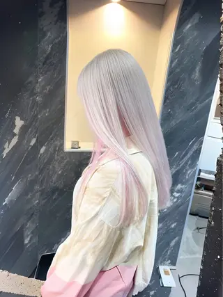 ミディアム 🩵ハイトーン 美咲🩵のヘアスタイル