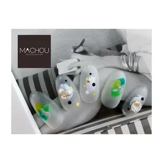 ネイル MACHOU所属・tomomi MACHOUのネイルデザイン