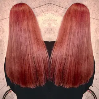 ロング 韓国風/小顔レイヤー /艶カラーのヘアスタイル