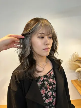 ミディアム カラー yuika .のヘアスタイル