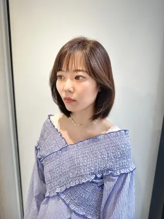 ミディアム ブリーチなしダブル/ レイヤーカット 小棹のヘアスタイル