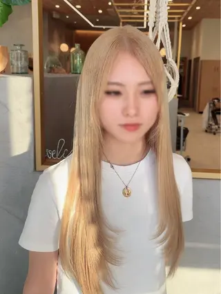 ロング カラー 廣田 綾音のヘアスタイル