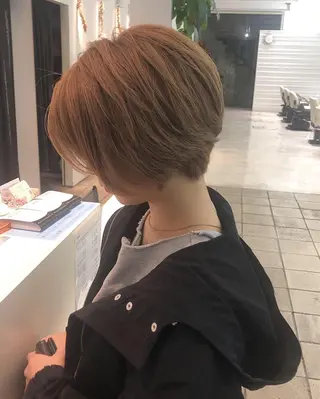 ショート カラー 本山　くせ毛のカット 尾島光季のヘアスタイル