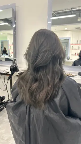 セミロング ♡くすみトレンド ♡Rikutoのヘアスタイル