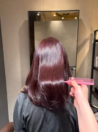 セミロング 透明感カラー🫧胸元 彩那🩰ྀིのヘアスタイル