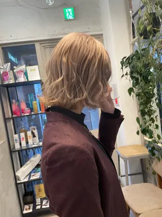 ショート カラー ミルクティー× グレージュMOMOのヘアスタイル