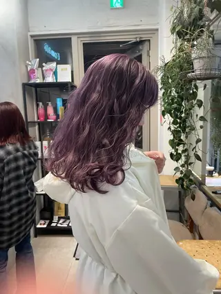 セミロング カラー ミルクティー× グレージュMOMOのヘアスタイル