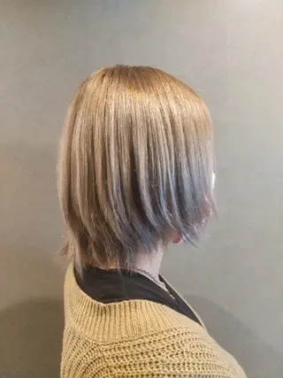 カラー ショート 久村 奈菜のヘアスタイル