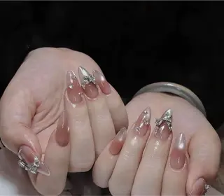 ネイル T. Leeのネイルデザイン