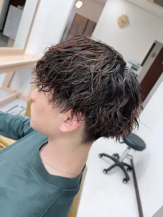 ショート パーマ メンズ 峯 渉人のヘアスタイル