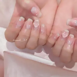 ネイル 𝘙𝘪𝘰𝘯𝘢 ...🕯🤍のネイルデザイン