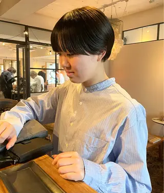 ショート カラー ファッションに 溶け込むstyleのヘアスタイル