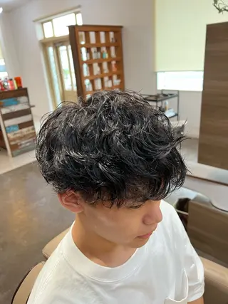 ショート パーマ メンズ Salon de Qualia(サロンドクオリア)所属・ハイトーン/外国人風 カラー/メンズパーマのヘアスタイル