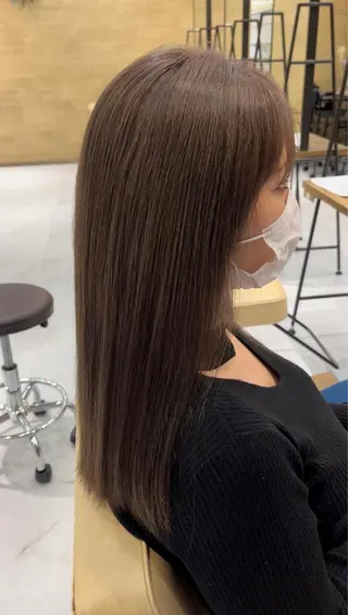 ロング メンズバレイヤージュ 斉藤春のヘアスタイル