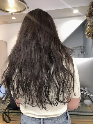 ロング カラー ヘアアレンジ flamme Annaのヘアスタイル