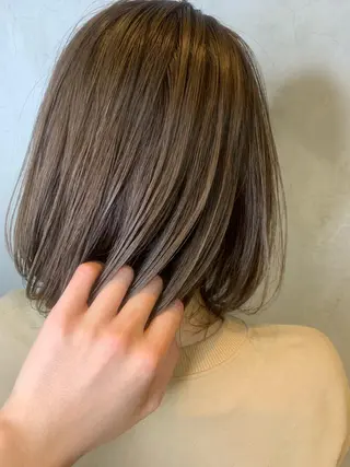 ミディアム カラー 🐝肥田 しょーと🐝のヘアスタイル